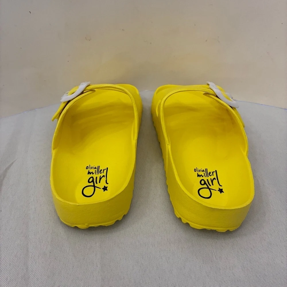 Olivia Miller Girls Yellow Double Buckle Slide Sandals Size 1